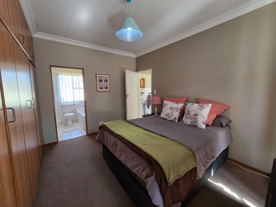 To Let 3 Bedroom Property for Rent in Langenhovenpark Free State